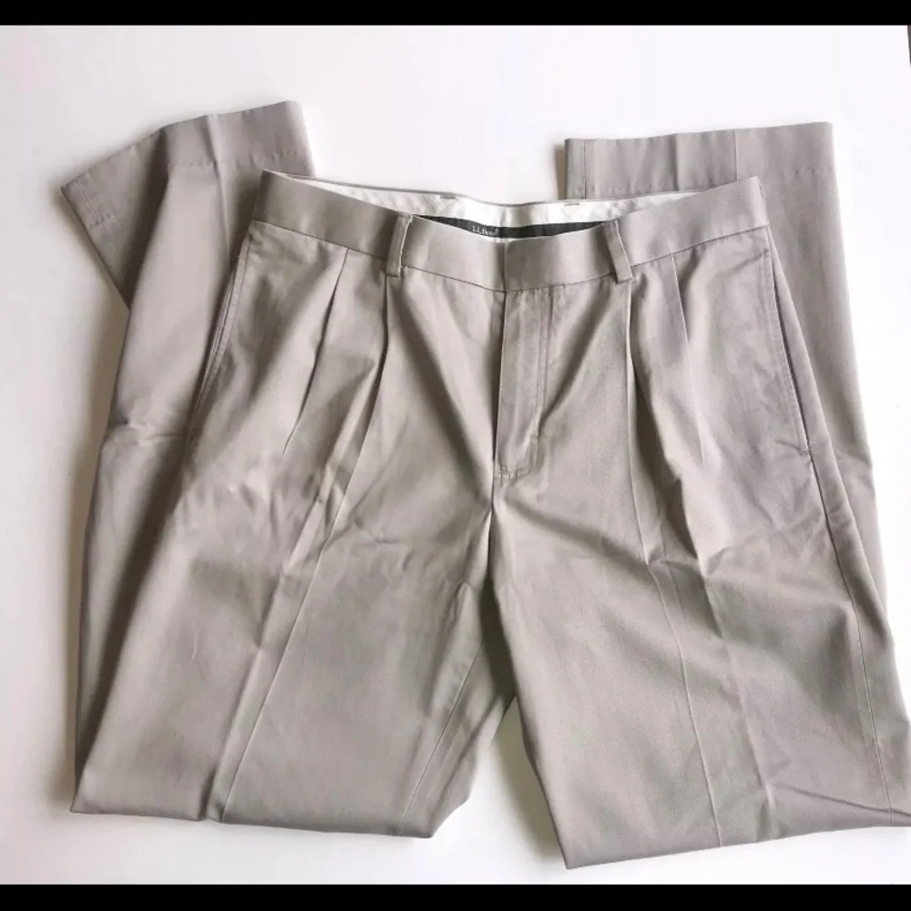 LL Bean Chino Pants Mens 34x34 Tan Excellent Pleated Standard Fit Khaki Trousers